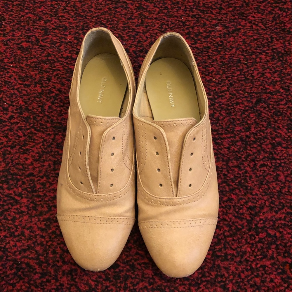 Old Navy Cream/Tan/Beige Oxfords - Size 6
